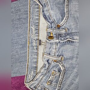 Universal Thread Jeans 2/26R